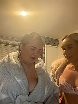 KatieCeexx webcam