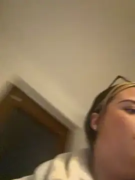 katieceexx (G teen) - Spit on boobs 🥰