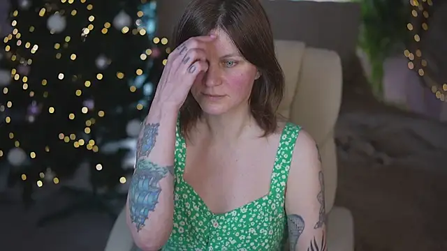 tinamelt (F milf) - stay with naked breasts for 5 min))))