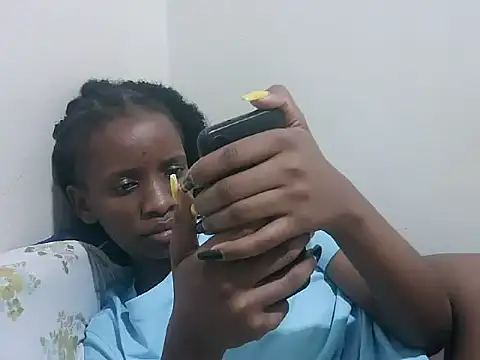 prettybeee webcam stripchat model stream image