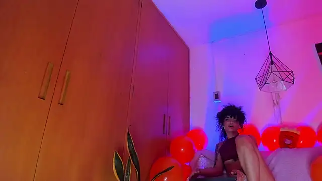 CurlyRose__ webcam