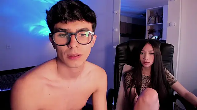 Mikeyvioleta_ webcam