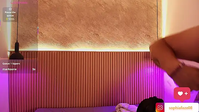 big_tits_in_your_face webcam