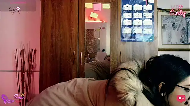 LauGrayJ webcam stripchat model stream image