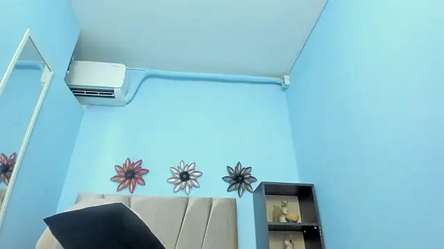 dalia_20 (F young) - Merry Christmas to me 🎄🎁✨🎆🎇