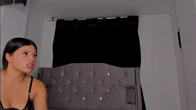 game_with_lesbians_ (G teen) - Ride Lili's face