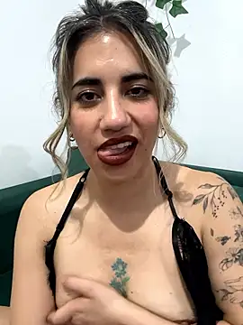 lushPeach webcam
