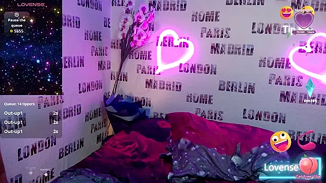 Bya_hootgyrl1 webcam