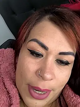 natymendoza998 (F milf) - Tongue kiss