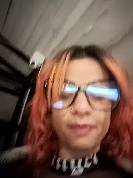 cataleya_16 (F young) - Flash Tits the waitress