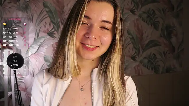 MarlinVarian from StripChat is Freechat