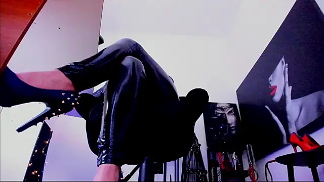 MistressDemisweet webcam