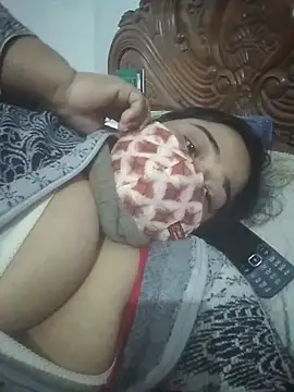 momo_loves webcam stripchat model stream image