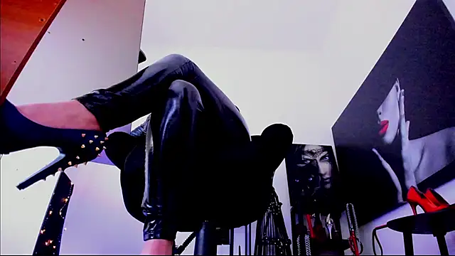 MistressDemisweet webcam