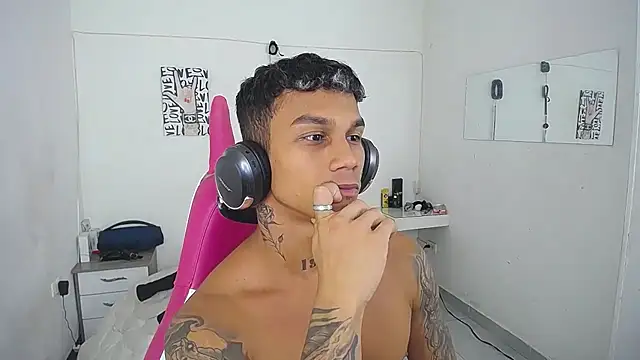 Leonard_Price webcam