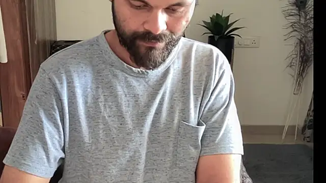 MakeMeAwareAah webcam