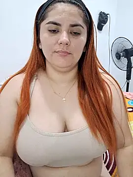 girl_redhead_bigtits webcam