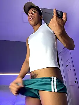 Brunette__boy webcam