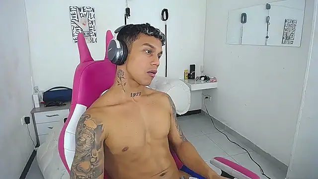 Leonard_Price webcam