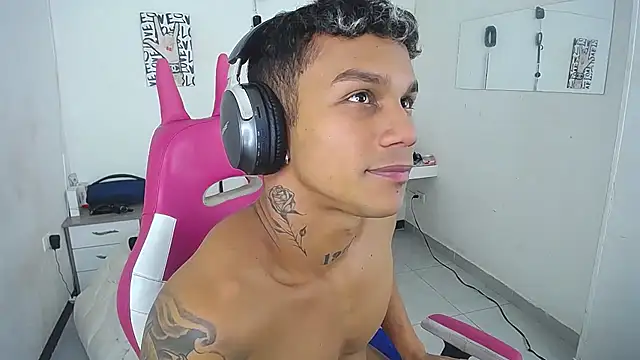 Leonard_Price webcam