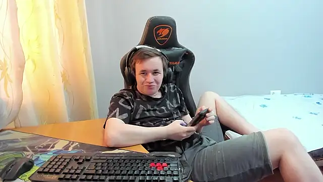 iliaskrislove - Iliaskrislove's free webcam