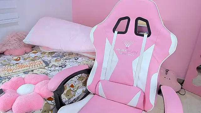 LittleAlexandra webcam