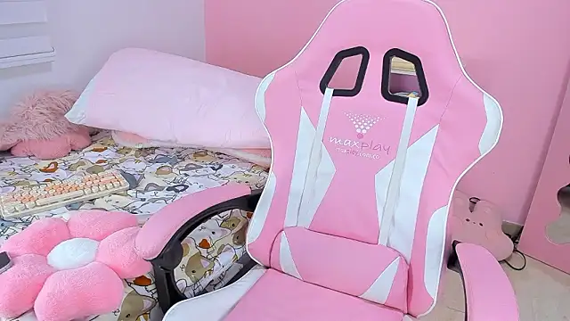 LittleAlexandra webcam