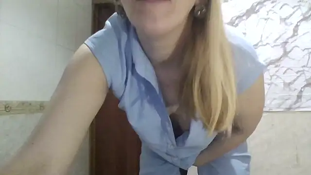 MiyaHottie webcam