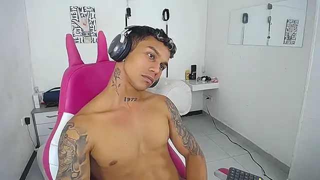 Leonard_Price webcam