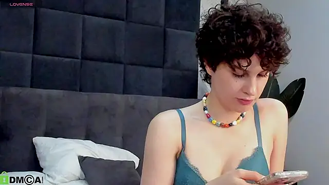 Adeline_Perle webcam