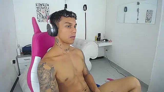 Leonard_Price webcam