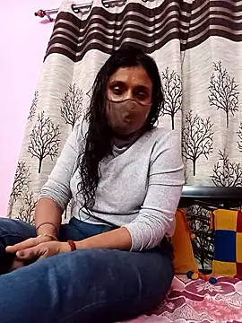 Webcam Model (Gullapi)  is live.Free join now!