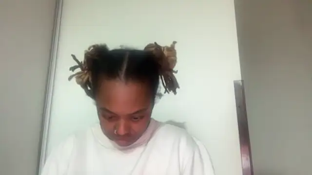 ChocolateCakeQueen webcam