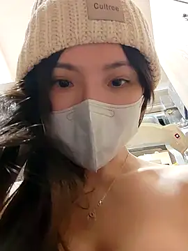 美女TBgril在线直播