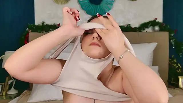 Pauline_Heaven webcam