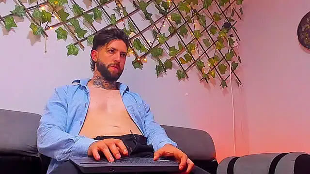 Supreme_Alpha webcam