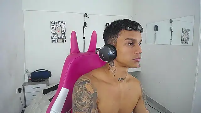 Leonard_Price webcam