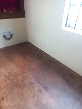 mathi_cam (F young) - Boobs show in live