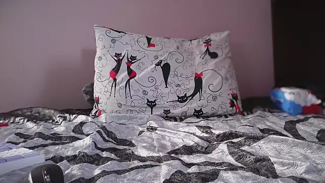 Kamila151 Live Webcam on Stripchat