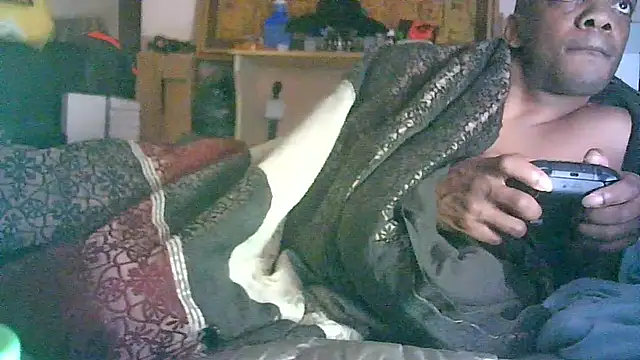 ON3YOULLN3VER_FIR3 webcam