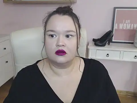 HollyDanceSoul webcam