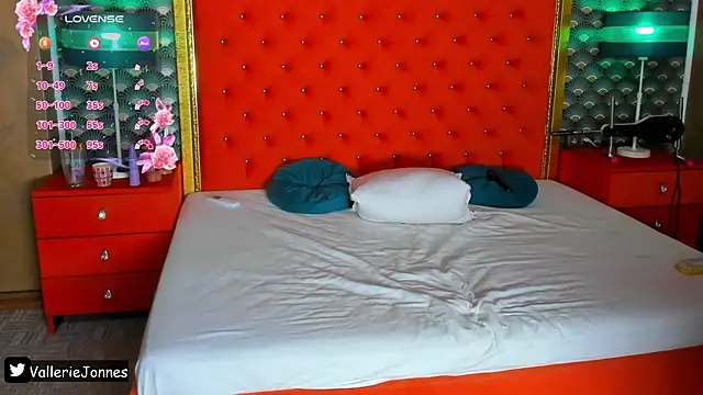 VallerieJones webcam