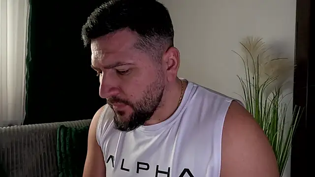 Gold_Alpha_Boy webcam