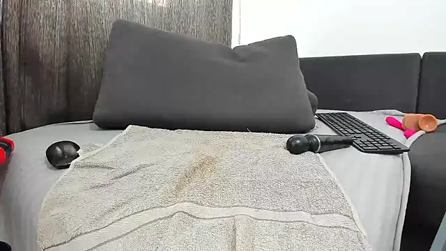 emmastward - EmmaStward's free webcam - UK Sex Cams