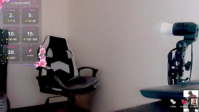 Tifany_Velanyer webcam