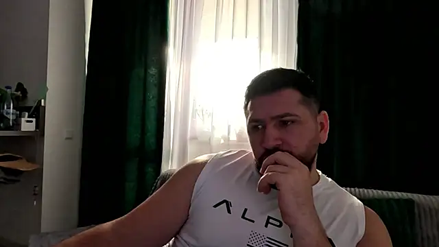 Gold_Alpha_Boy webcam
