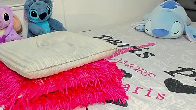 Elizabeth_18_ webcam