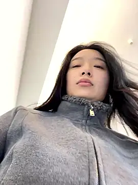 美女Qrooo在线直播