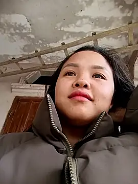 Webcam Model (Pretty-haert)  is live.Free join now!