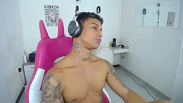 Leonard_Price webcam